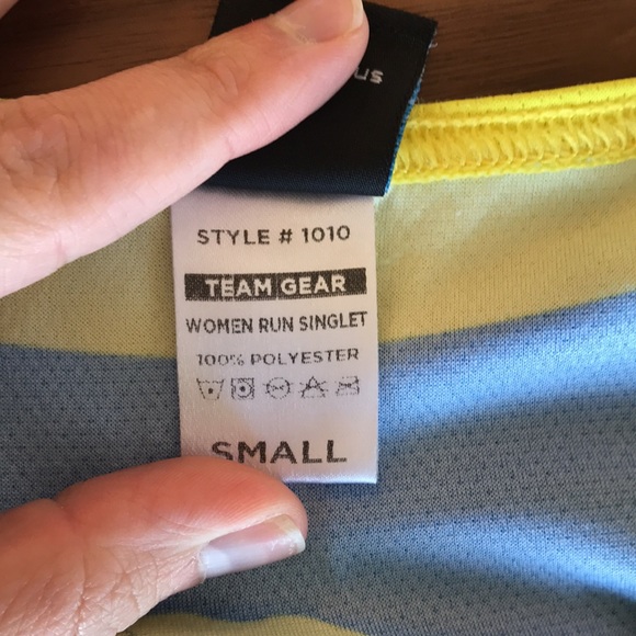 Half Fanatics Running Singlet - Picture 5 of 6